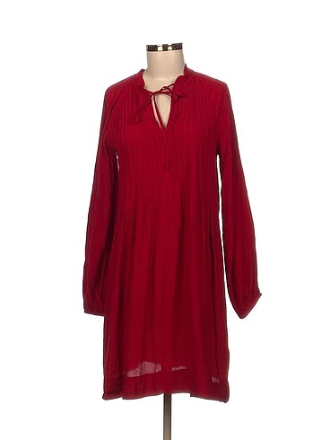 H&M H&M Kısa Elbise %70 İndirimli.