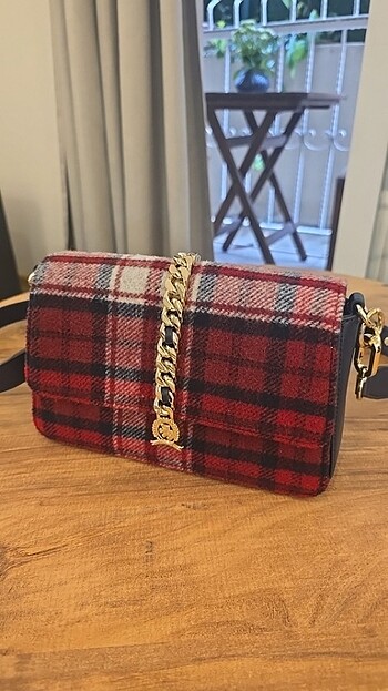 Tommy Hilfiger Orijinal Kadife ve deri detaylı çanta