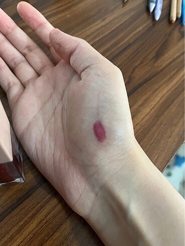  Beden Maybelline glos