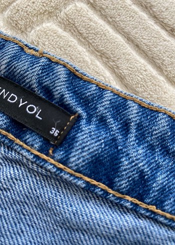 Trendyol & Milla Kadın Mavi Pileli Mini Denim Şort