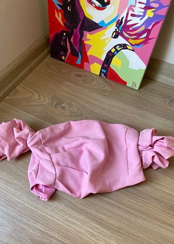 Pembe fırfırlı crop