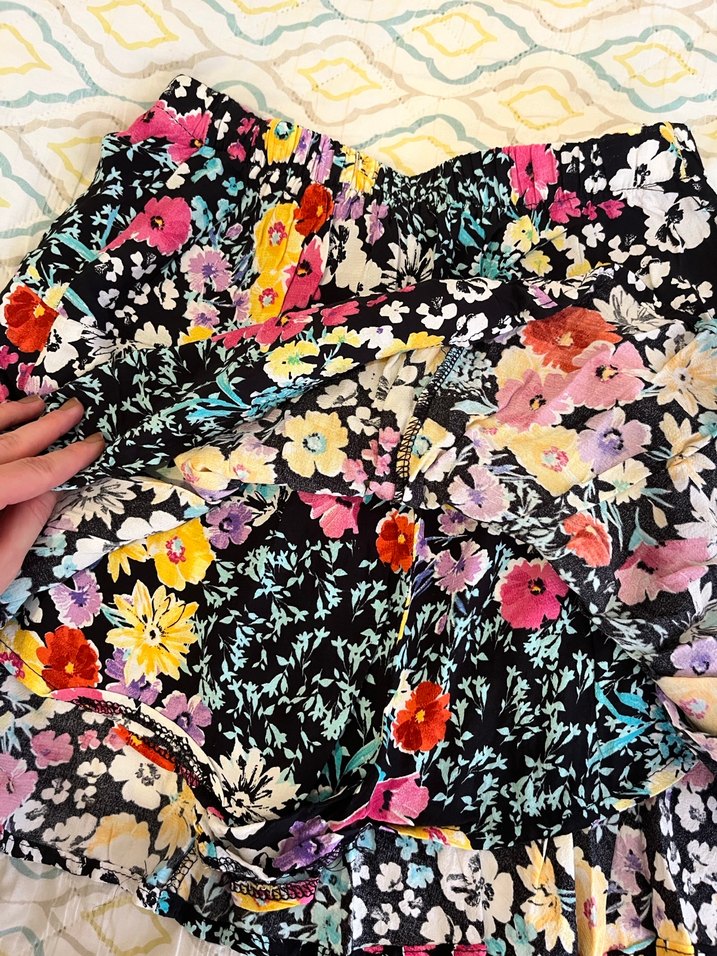 Çiçek Desenli Şortlu Mini Etek - Görsel 3