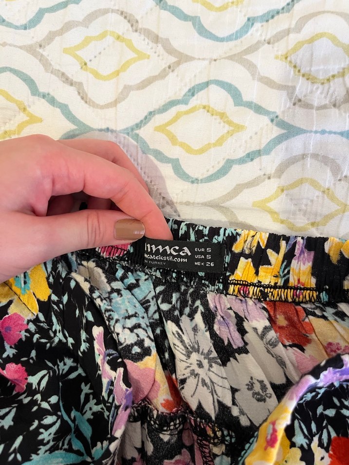 Çiçek Desenli Şortlu Mini Etek - Görsel 2