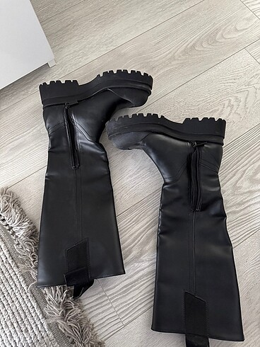 Stradivarius Uzun çizme