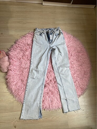 Yırtmaçlı jean