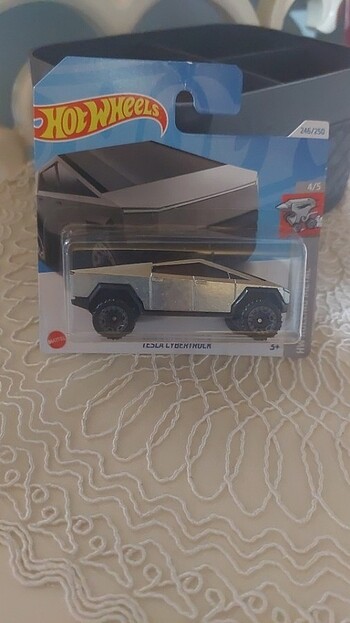  Beden Hotwheels CyberTruck hasarsız