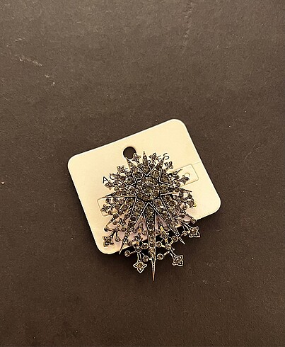 Accessorize Yeşil taşlı Broş