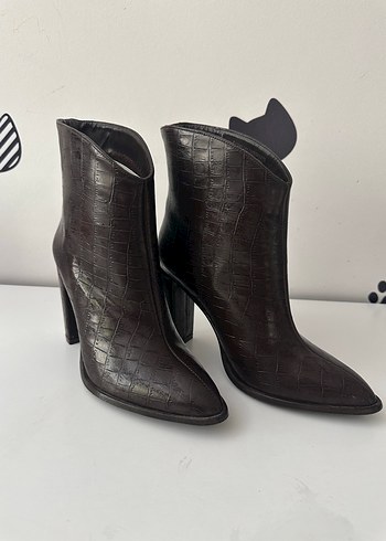 Kahverengi Kroko Desenli Kadın Topuklu Bot - Görsel 2