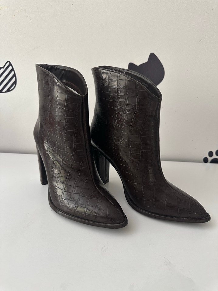 Kahverengi Kroko Desenli Kadın Topuklu Bot - Görsel 2