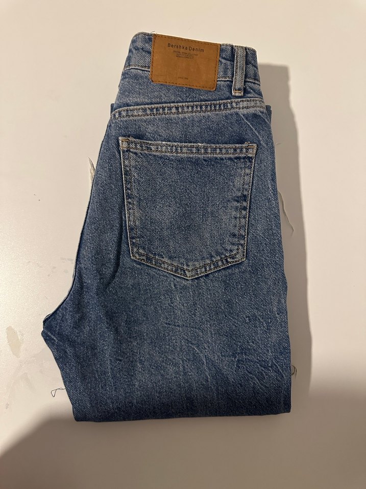 Gevşek Kesim Yırtık Kot Pantolon - Görsel 5