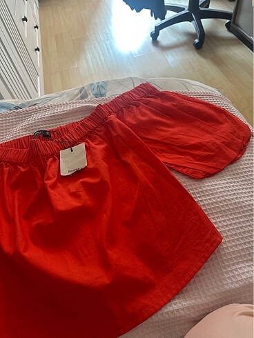 xs Beden Nar çiçeği BERSHKA bluz