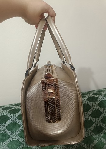 Bej Deri Kabartmalı Klasik Kadın Çanta - Görsel 6