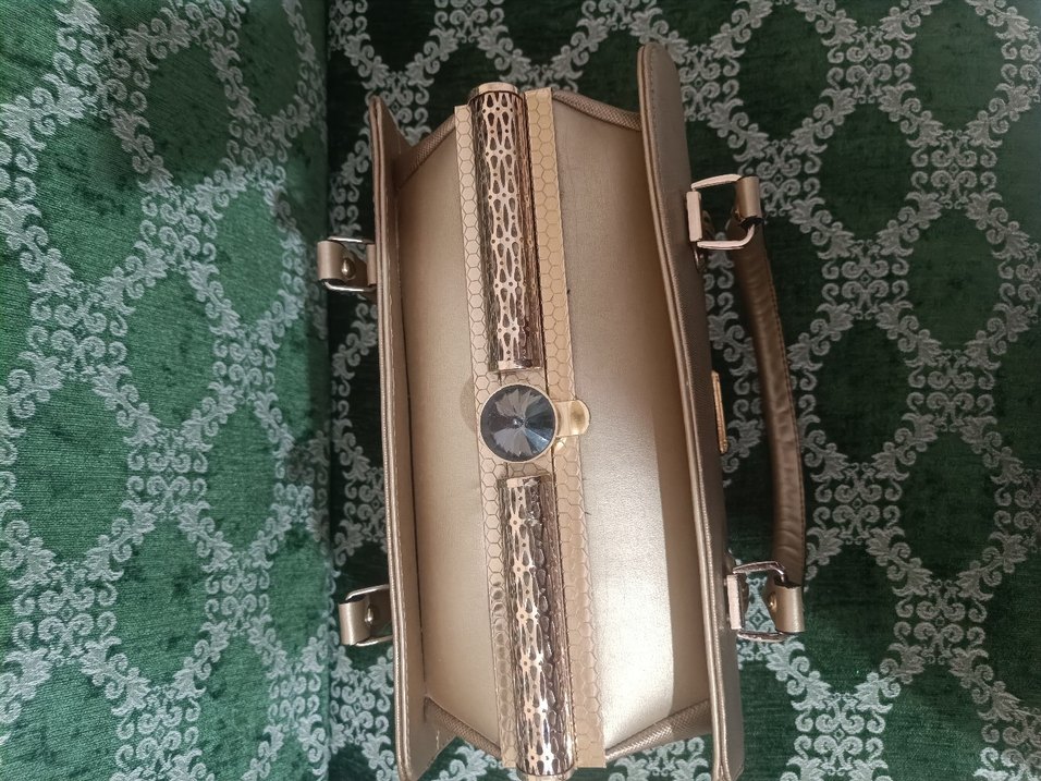 Bej Deri Kabartmalı Klasik Kadın Çanta - Görsel 5