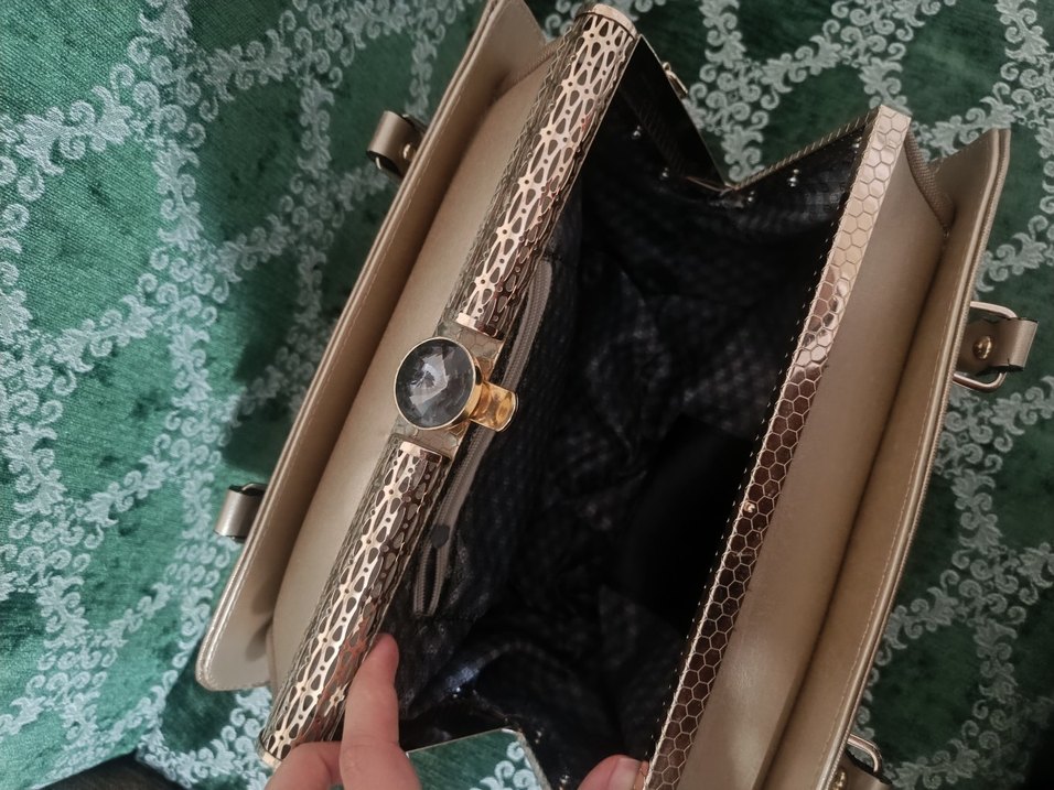 Bej Deri Kabartmalı Klasik Kadın Çanta - Görsel 3