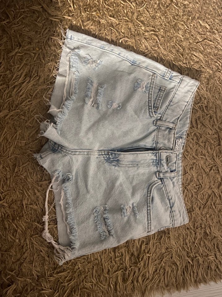 Düğmeli Gri Yıkamalı Kadın Kot Şort - Görsel 3