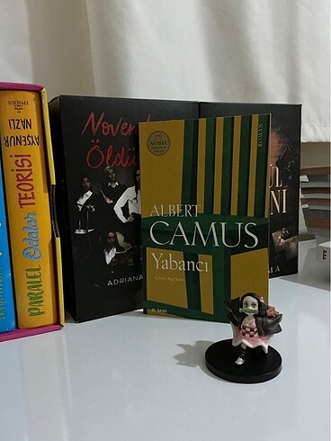 Yabancı (3 kitap alana 1 kitap hediye ????????)