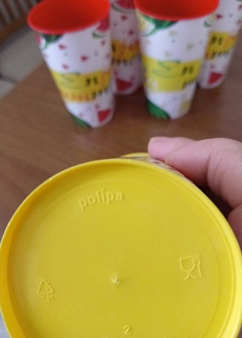 Renkli Plastik Bardak Seti - Görsel 4