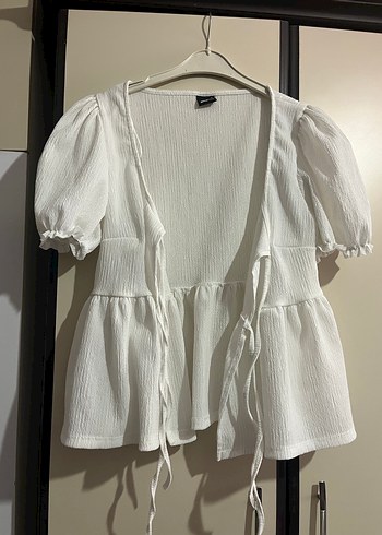 Düğmeli Beyaz Kısa Kollu Mini Keten Bluz - Görsel 2