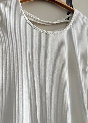 Kadın Beyaz Kısa Kollu Pliseli Tişört - Görsel 2