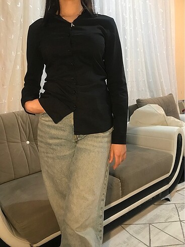 Siyah gömlek