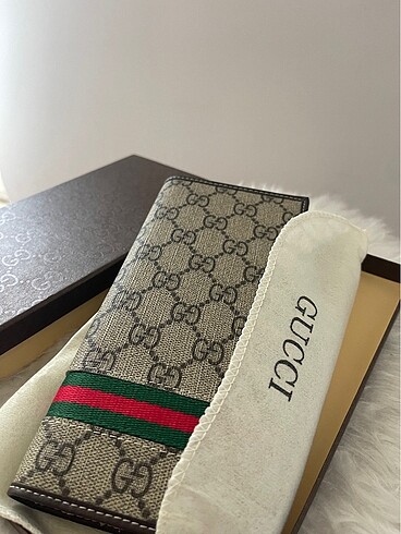 Gucci cüzdan