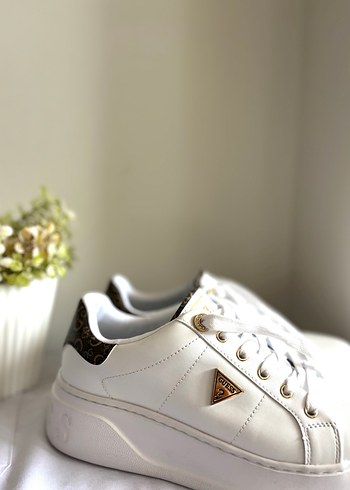 Beyaz Yılan Desenli Dolgu Topuklu Kadın Spor Ayakkabı - Görsel 2