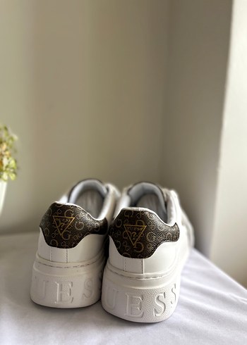 Beyaz Yılan Desenli Dolgu Topuklu Kadın Spor Ayakkabı - Görsel 4