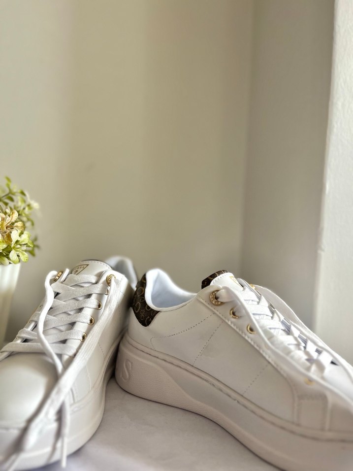 Beyaz Yılan Desenli Dolgu Topuklu Kadın Spor Ayakkabı - Görsel 3