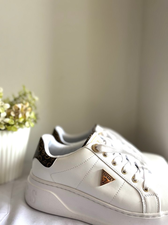 Beyaz Yılan Desenli Dolgu Topuklu Kadın Spor Ayakkabı - Görsel 2