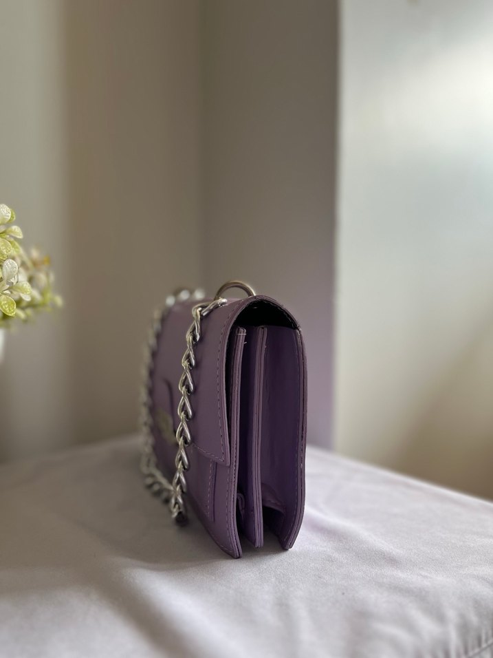 Zincir Detaylı Mor Deri Kadın Çanta - Görsel 2