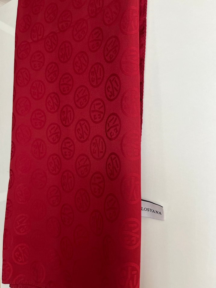 Kadın Kırmızı Saten Şal - Görsel 2