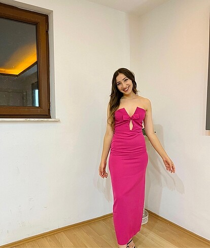 Pembe uzun Elbise
