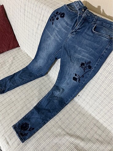 Nakışlı jean
