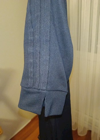 Kadın Siyah V Yaka Kemerli Tişört - Görsel 5