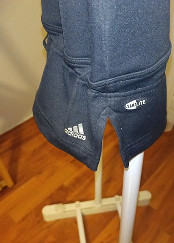 Kadın Siyah V Yaka Kemerli Tişört - Görsel 4