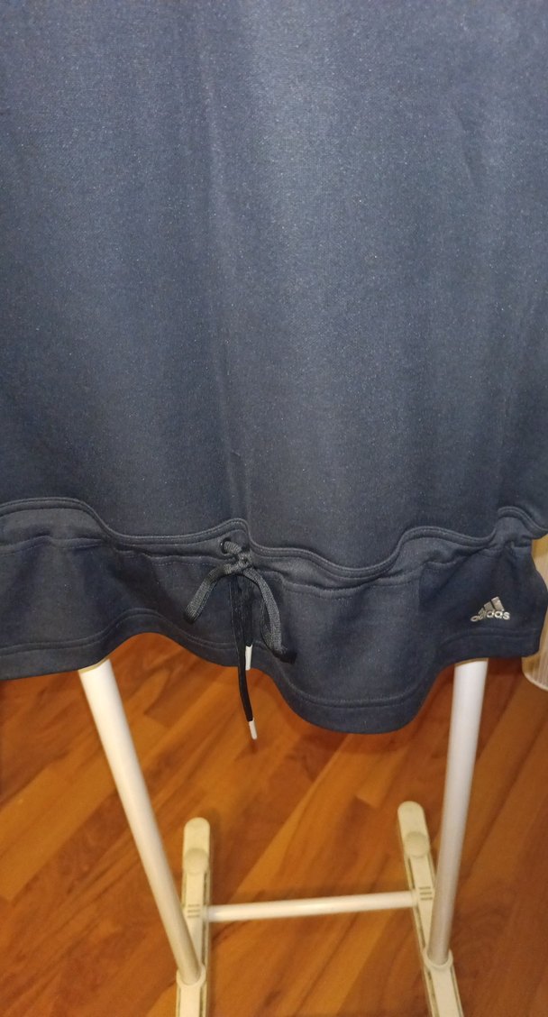 Kadın Siyah V Yaka Kemerli Tişört - Görsel 2