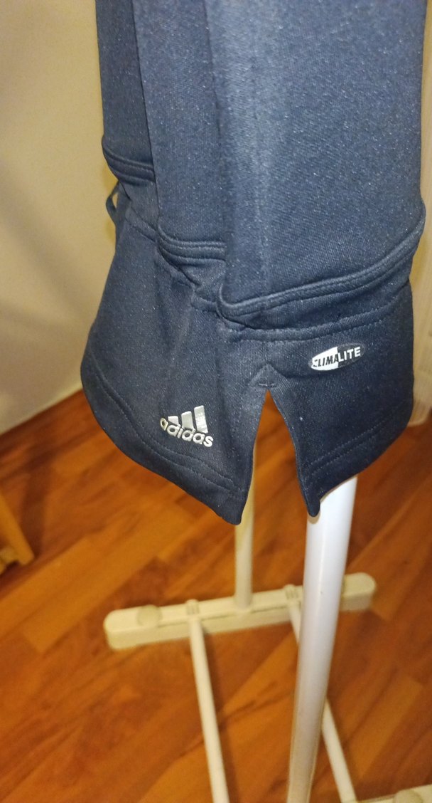 Kadın Siyah V Yaka Kemerli Tişört - Görsel 4