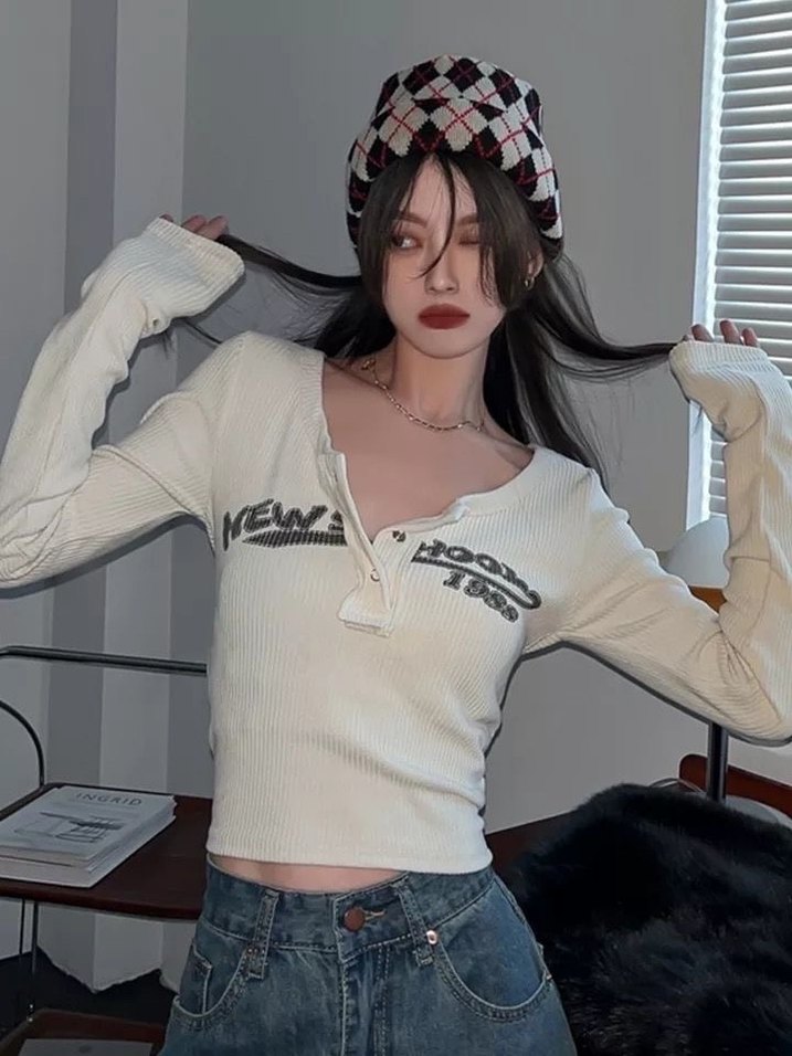 Urban Outfitters Y2K New School Bluz - Görsel 2