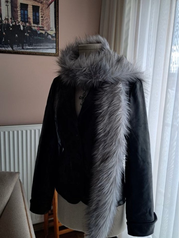 Peluş Goth Atkı — görsel 3/4