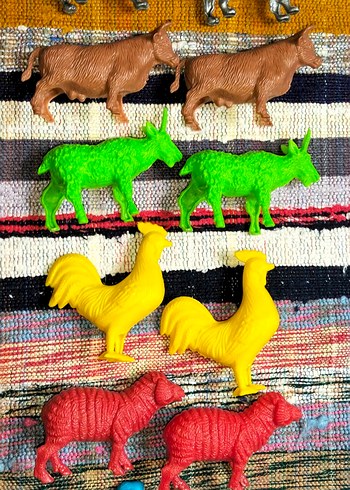 Renkli Plastik Hayvan Figürleri Seti 12 adet