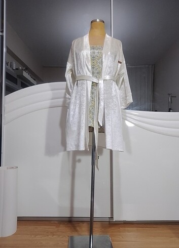 Diğer Kadife sabahlıklı pijama takımı