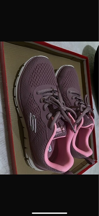 37 Beden Skechers spor ayakkabı