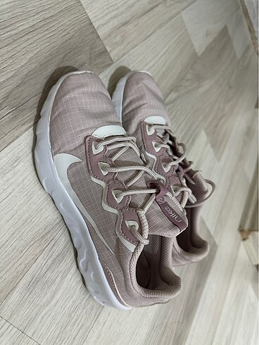 Nike spor ayakkabı