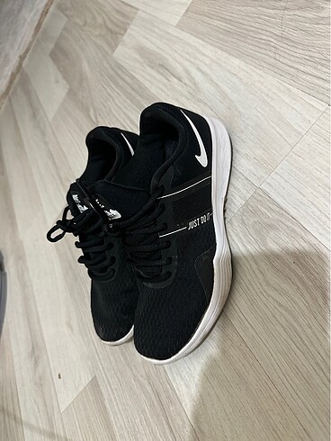 Nike spor ayakkabı