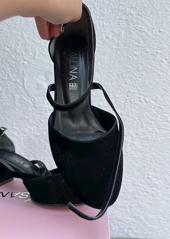 Siyah Süet Bantlı Stiletto Topuklu Ayakkabı