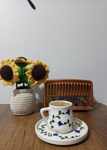 Beden Sarı Renkli Örgü Ayçiçeği Vazo