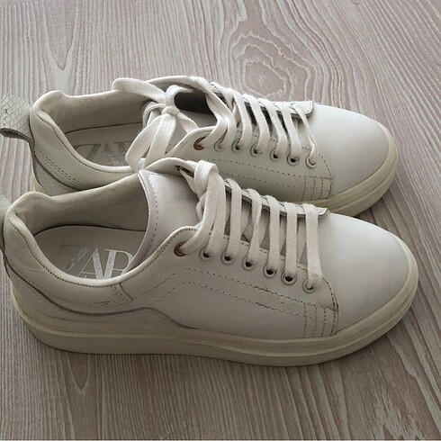 Zara beyaz spor ayakkabı