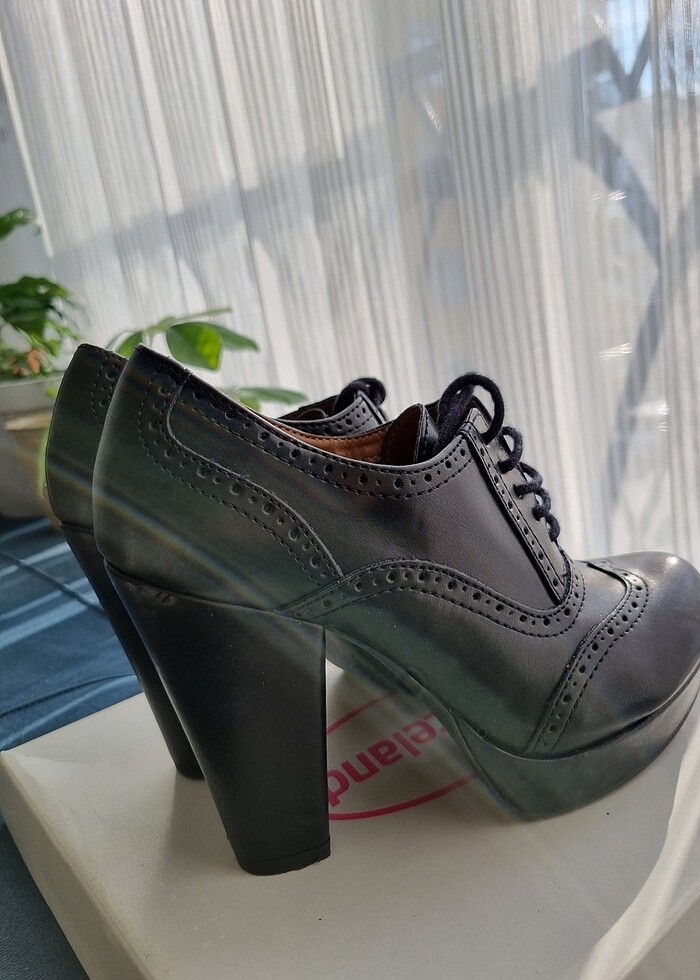 Hakiki deri platformlu topuklu ayakkabı - Görsel 3