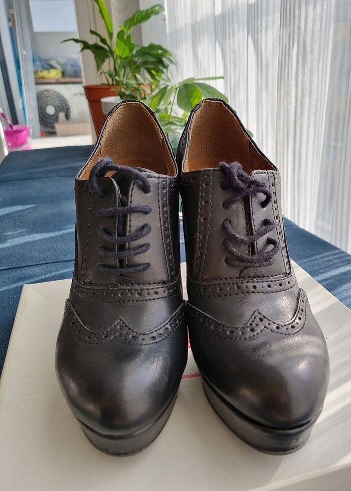 Hakiki deri platformlu topuklu ayakkabı - Görsel 2