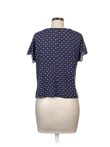 m Beden Koton T-shirt %70 İndirimli.